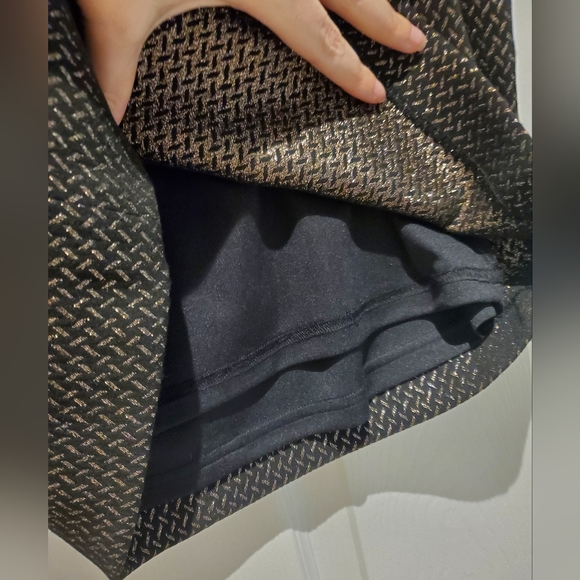 Black and gold patterned mini skirt sz 10 - Picture 5 of 7